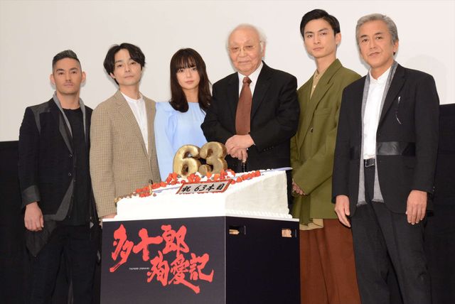 高良健吾、中島貞夫監督からの手紙にハニカミ『多十郎殉愛記』公開記念舞台あいさつ（13枚目）