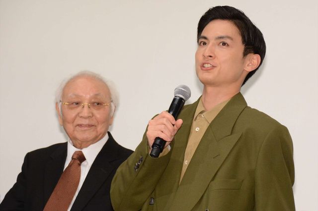 高良健吾、中島貞夫監督からの手紙にハニカミ『多十郎殉愛記』公開記念舞台あいさつ（15枚目）