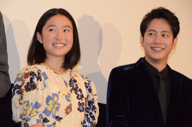 浅田次郎が藤野涼子、溝端淳平らキャスト陣を称える！『輪違屋糸里　京女たちの幕末』初日舞台あいさつ（2枚目）