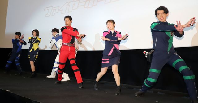 「デカレンジャー」“ボス”稲田徹のかけ声で6人同時変身！『デカレンジャー20th』初日舞台あいさつ（3枚目）