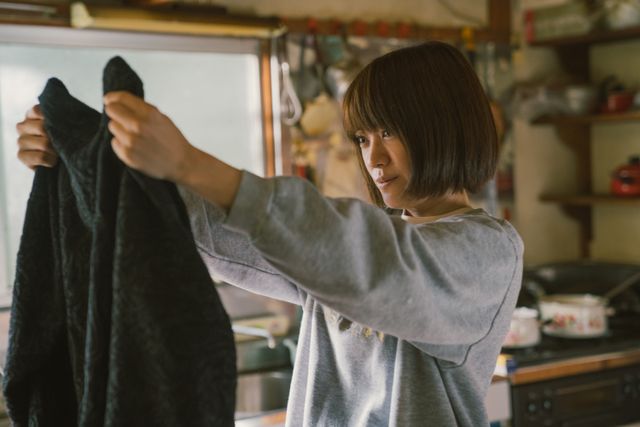 福田沙紀が「普段から目立たないこと」を武器に立ち上がる！入江悠監督『シュシュシュの娘』場面カットほか（4枚目）