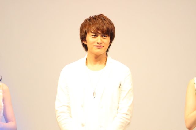 武田梨奈25歳に！白基調のワンピースで登場！『海すずめ』完成披露プレミア上映会舞台挨拶 ギャラリー（3枚目）