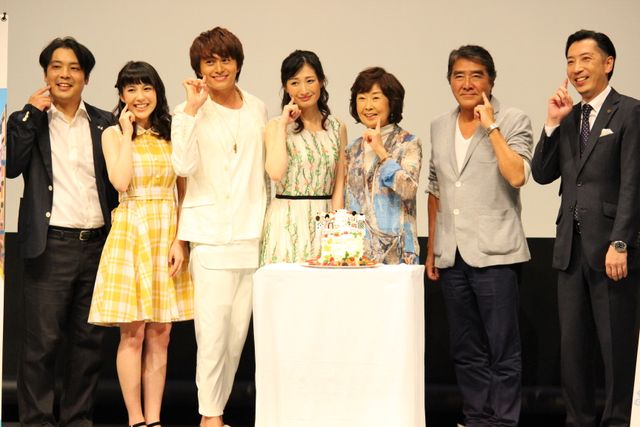 武田梨奈25歳に！白基調のワンピースで登場！『海すずめ』完成披露プレミア上映会舞台挨拶 ギャラリー（18枚目）