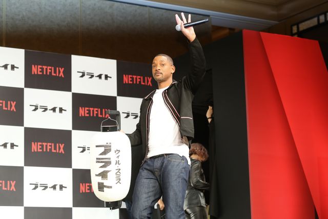 ウィル・スミス＆ノオミ・ラパス提灯もって登場！「ブライト」来日会見（12枚目）