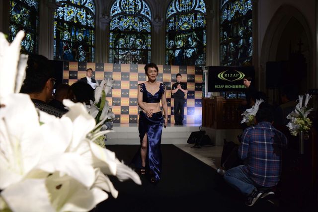 佐藤仁美、結果にコミット！体重12.2kg減＆ウエスト20.5cm減＆体脂肪10.5％減！【写真19枚】（7枚目）