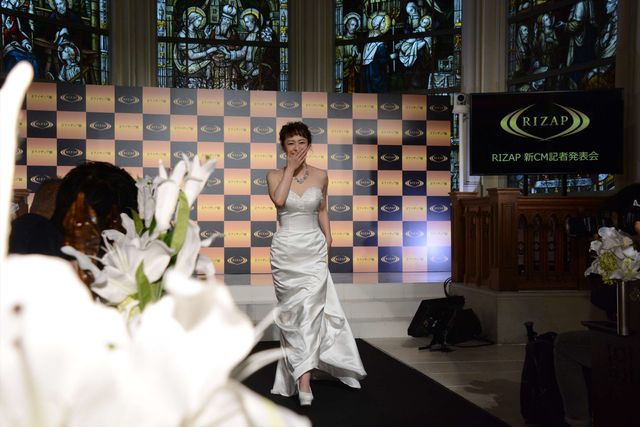 佐藤仁美、結果にコミット！体重12.2kg減＆ウエスト20.5cm減＆体脂肪10.5％減！【写真19枚】（11枚目）