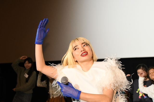 アオイヤマダが特注ドレスでダンス！TOHO CINEMAS BOAT vol.01 ＜THE TOKYO TOILET＞イベント（2枚目）