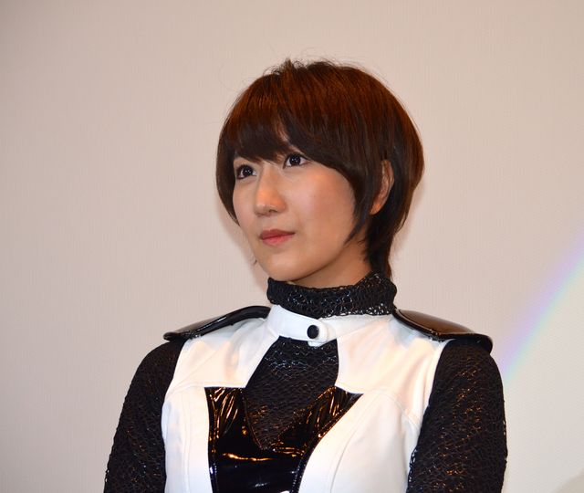 武田梨奈ら新作初日にコスプレで登場！　金子修介監督を蹴りで祝福？　画像ギャラリー（4枚目）