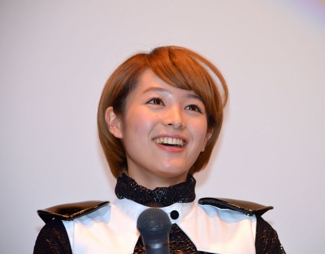 武田梨奈ら新作初日にコスプレで登場！　金子修介監督を蹴りで祝福？　画像ギャラリー（5枚目）