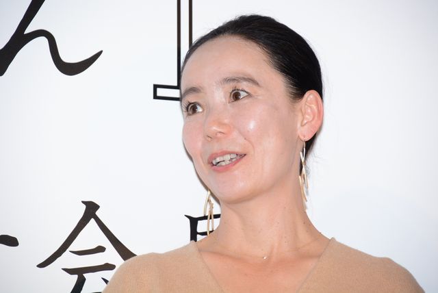 ハンセン病患者の施設を訪ねるなど普段しない役づくりを行ったという樹木希林。高倉健さんと菅原文太さんの話題も出ました。河瀬直美監督の新作映画『あん』製作会見【フォトギャラリー】（9枚目）