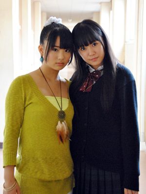 『×ゲーム2』に出演する平嶋夏海と多田愛佳（左より）