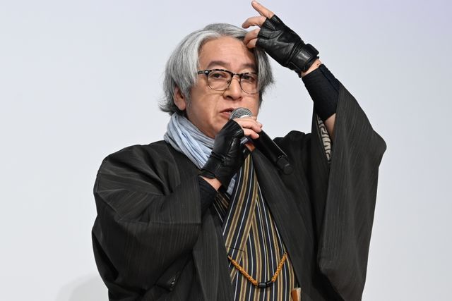 奈緒、緊張…！黒の装いで京極夏彦と登壇『死ねばいいのに』完成披露の様子（16枚目）