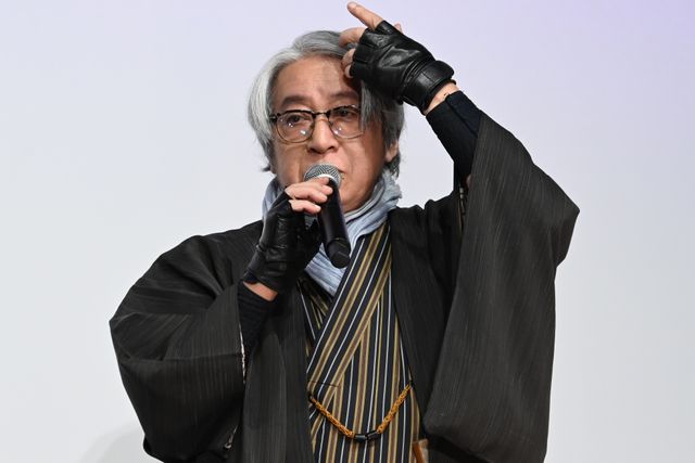 奈緒、緊張…！黒の装いで京極夏彦と登壇『死ねばいいのに』完成披露の様子（18枚目）