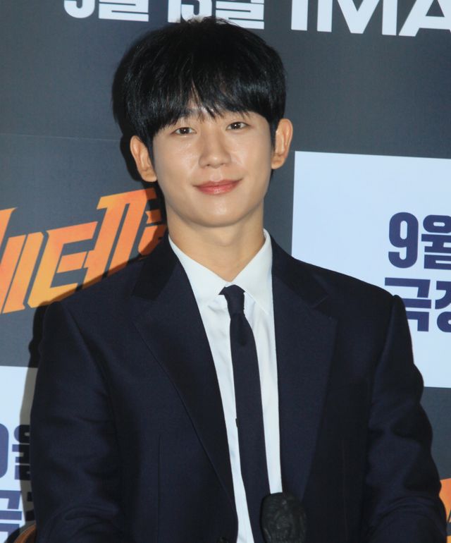 ファン・ジョンミン＆チョン・へイン、映画『ベテラン2』制作報告会の様子（9枚目）