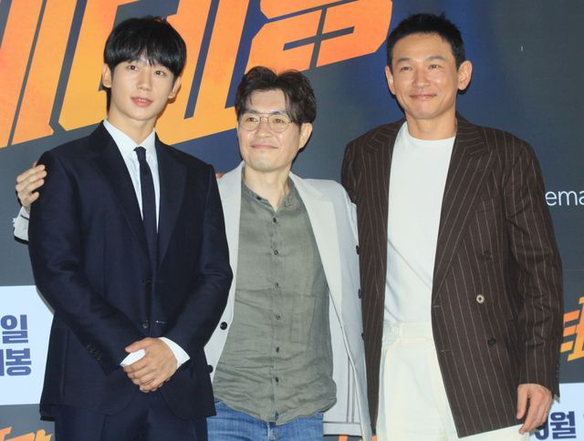 ファン・ジョンミン＆チョン・へイン、映画『ベテラン2』制作報告会の様子（14枚目）