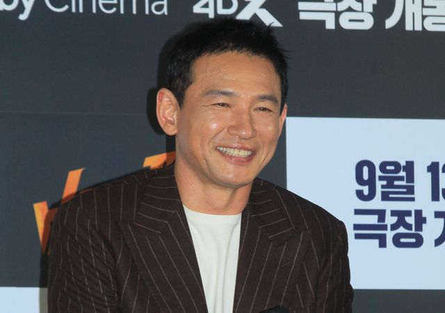 ファン・ジョンミン＆チョン・へイン、映画『ベテラン2』制作報告会の様子（15枚目）