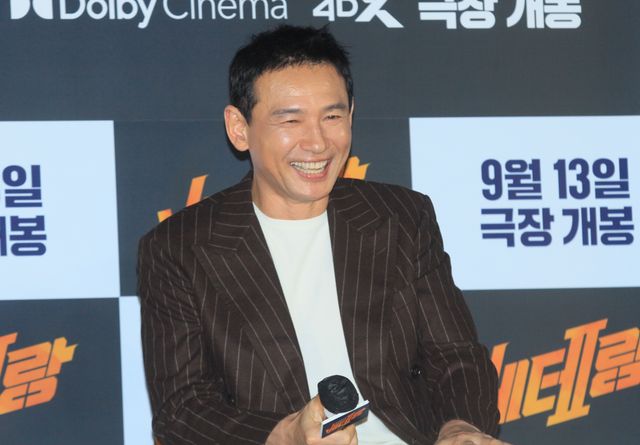 ファン・ジョンミン＆チョン・へイン、映画『ベテラン2』制作報告会の様子（17枚目）