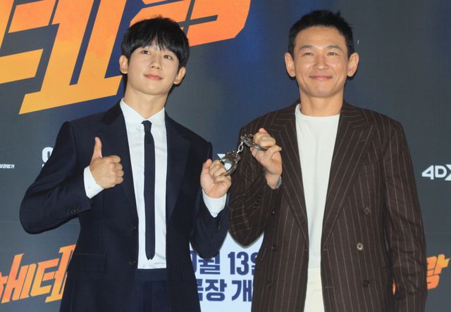 ファン・ジョンミン＆チョン・へイン、映画『ベテラン2』制作報告会の様子（20枚目）