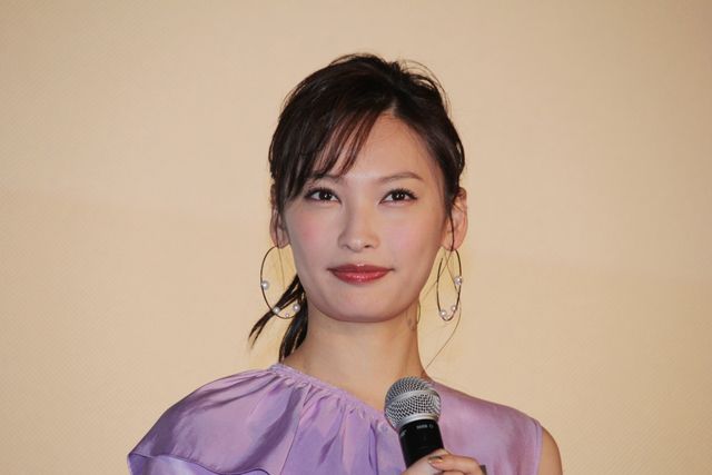 知英『レオン』公開初日舞台あいさつ（7枚目）