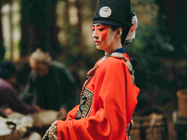 ドラマ「北方謙三 水滸伝」より王進（佐藤浩市）と馬桂（松雪泰子）（4枚目）