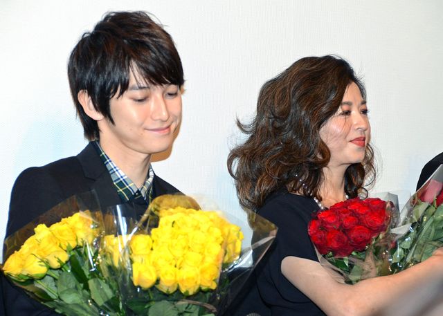 花粉症だけど誕生日を祝福され喜ぶ本郷奏多！『シネマの天使』初日舞台あいさつフォトギャラリー：フォトギャラリー