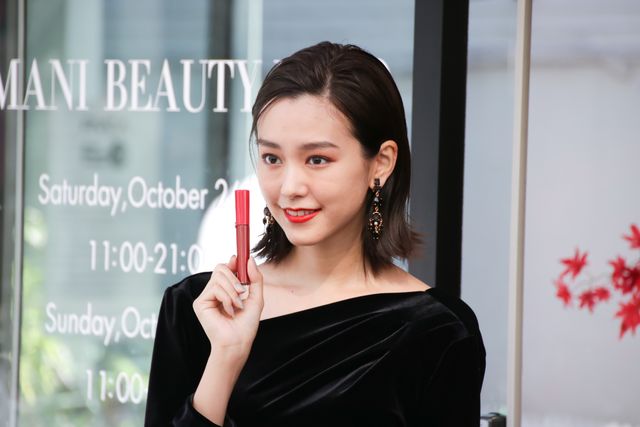 美しすぎ！桐谷美玲が黒のロングドレス姿で登場（6枚目）