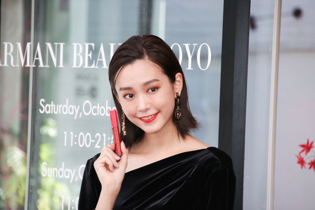 美しすぎ！桐谷美玲が黒のロングドレス姿で登場（7枚目）