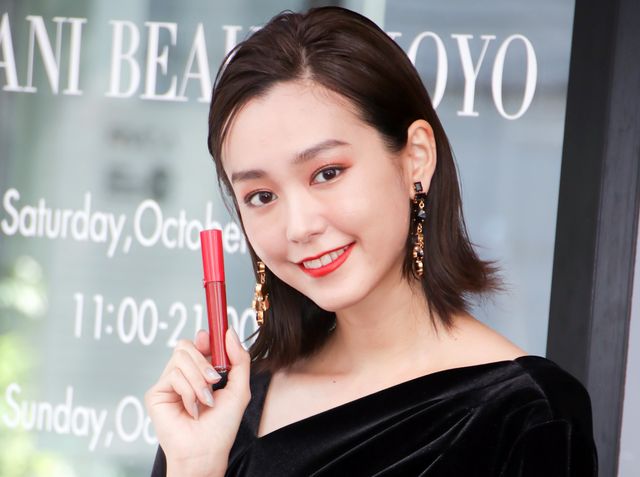 美しすぎ！桐谷美玲が黒のロングドレス姿で登場（11枚目）