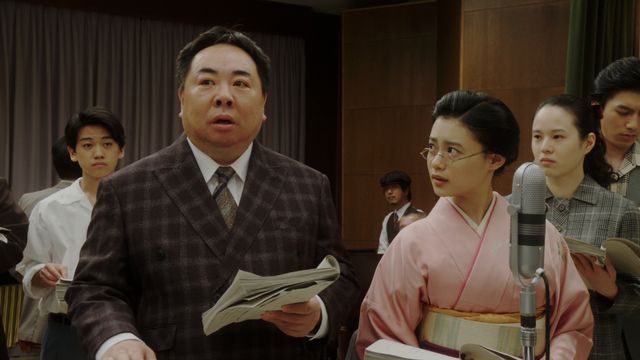 長澤が最終原稿を届ける…「おちょやん」第110回（3枚目）