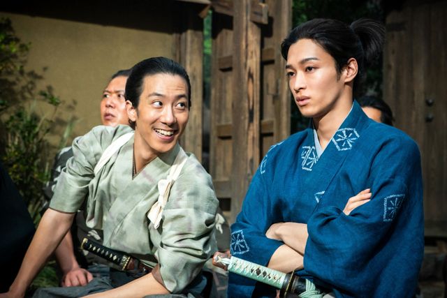 秀吉“家臣オーディション”の模様　「豊臣兄弟！」第18回場面写真（4枚目）