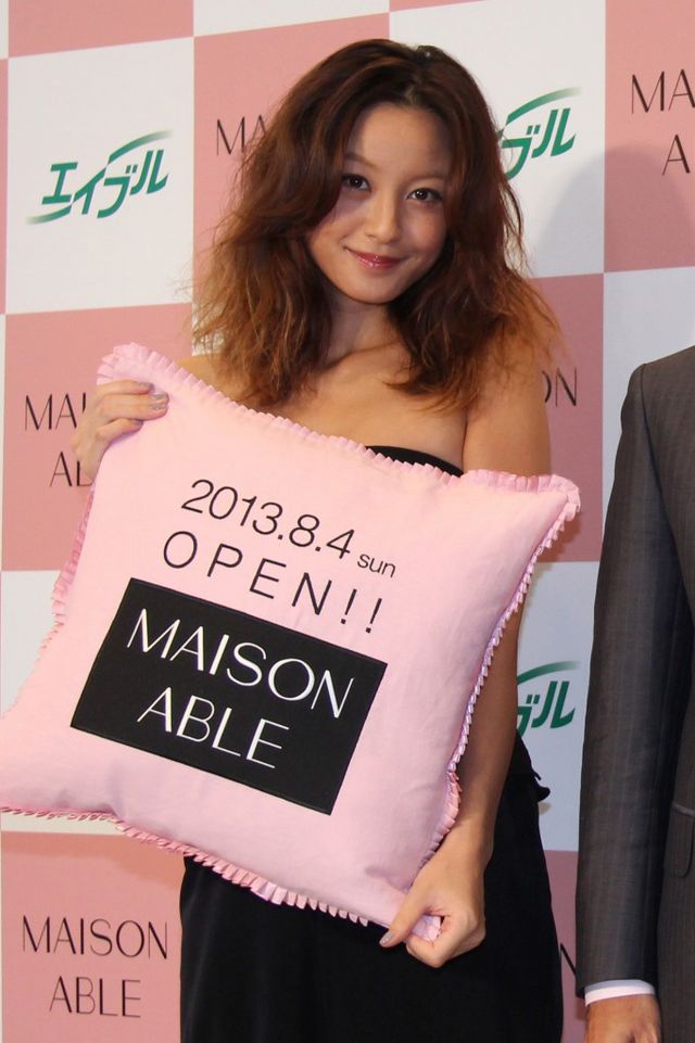 妊娠7か月でもスリム！西山茉希フォトギャラリー（6枚目）