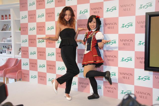 妊娠7か月でもスリム！西山茉希フォトギャラリー（10枚目）