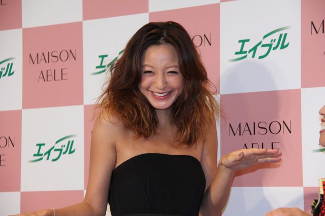 妊娠7か月でもスリム！西山茉希フォトギャラリー（12枚目）