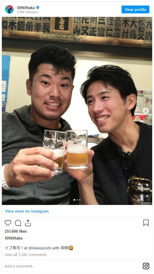 ラブラブすぎ！佐藤健＆Takaのクリスマス2ショットが話題（2枚目）