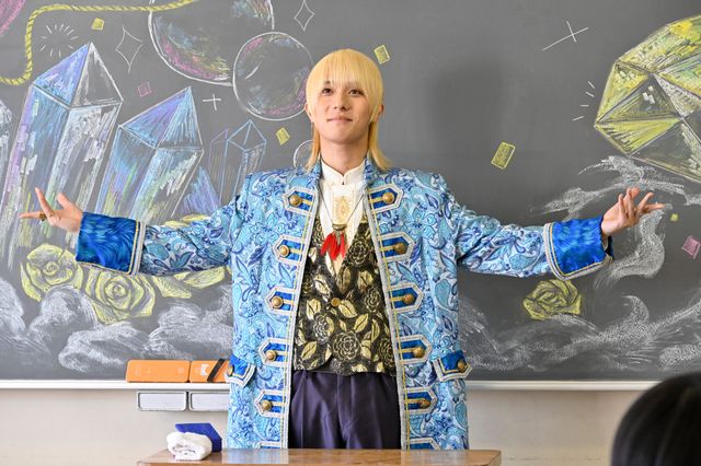 カグヤ様、生徒たちを“ゴージャス”に魅了!「仮面ライダーガッチャード」第34話場面カット:フォトギャラリー