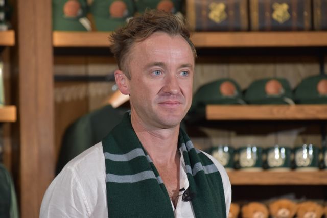 マルフォイ役トム・フェルトンにハグされ歓喜するtimelesz松島聡！：フォトギャラリー