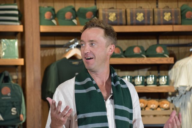 マルフォイ役トム・フェルトンにハグされ歓喜するtimelesz松島聡！（7枚目）