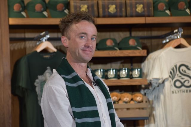 マルフォイ役トム・フェルトンにハグされ歓喜するtimelesz松島聡！（17枚目）