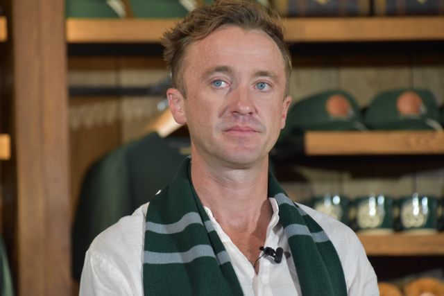 マルフォイ役トム・フェルトンにハグされ歓喜するtimelesz松島聡！（18枚目）