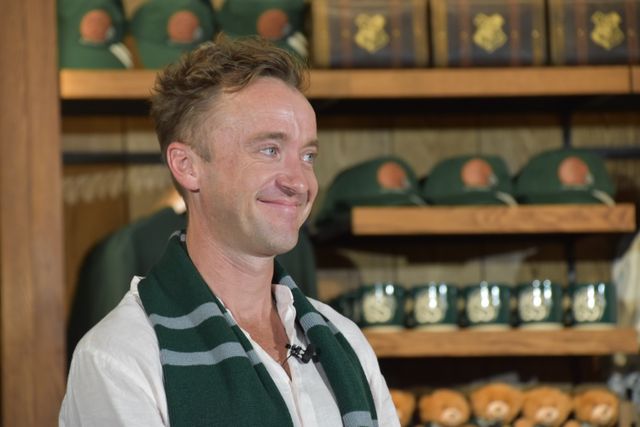 マルフォイ役トム・フェルトンにハグされ歓喜するtimelesz松島聡！（19枚目）