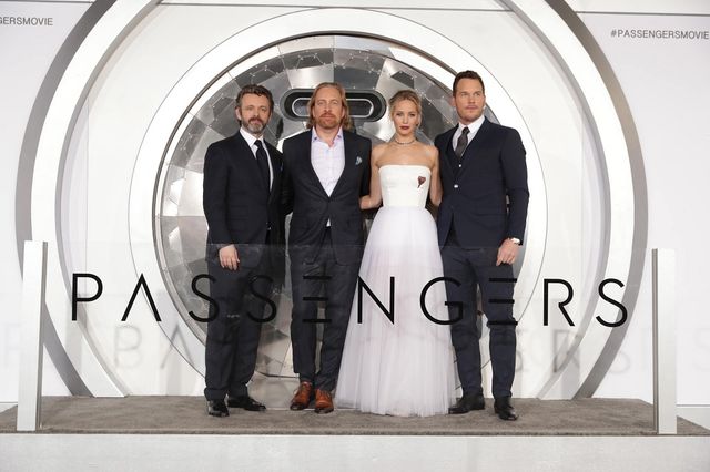 ジェニファー・ローレンス、大胆な純白ドレスで魅了！『パッセンジャー』ワールドプレミアフォトギャラリー！（3枚目）