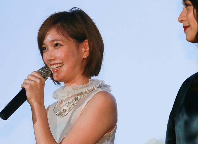 美女オーラ全開！本田翼＆山本美月『少女』初日舞台あいさつフォトギャラリー（8枚目）