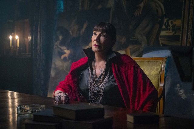 『ジョン・ウィック』アンジェリカ・ヒューストン演じるディレクター