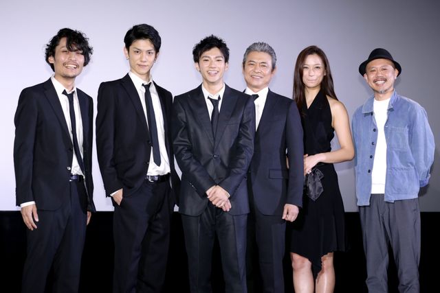 スーツ姿がキマってる！『闇金ドッグス4』初日舞台あいさつフォトギャラリー（7枚目）