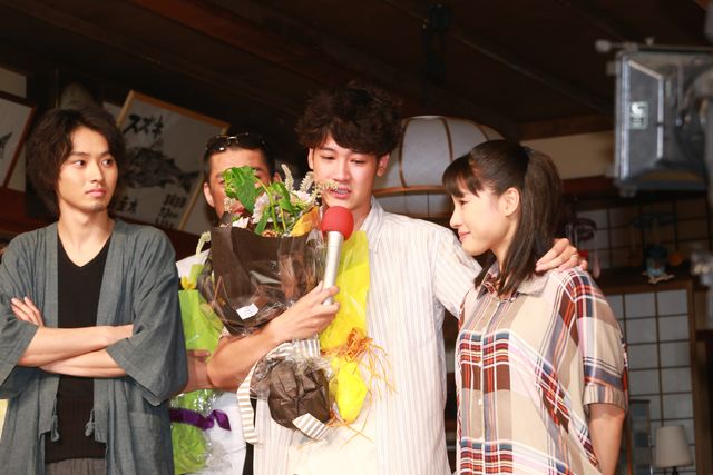 「まれ」撮影終了に土屋太鳳ら涙！クランクアップ取材会フォトギャラリー（8枚目）