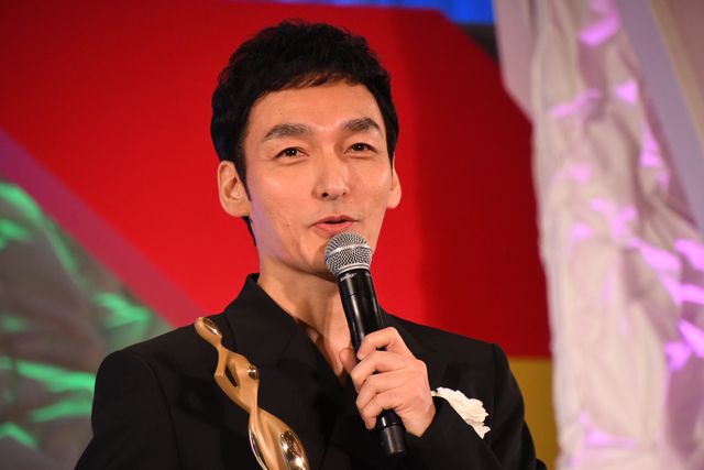 草なぎ剛、主演男優賞受賞！「東京ドラマアウォード2024」授賞式の様子：フォトギャラリー