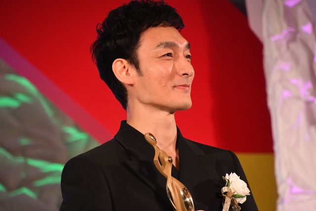 草なぎ剛、主演男優賞受賞！「東京ドラマアウォード2024」授賞式の様子（2枚目）