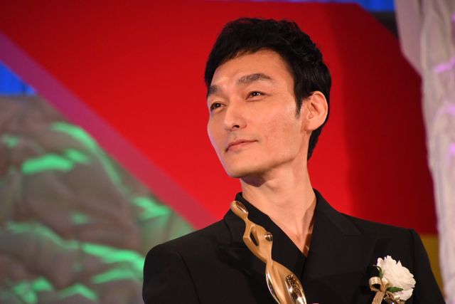 草なぎ剛、主演男優賞受賞！「東京ドラマアウォード2024」授賞式の様子（4枚目）