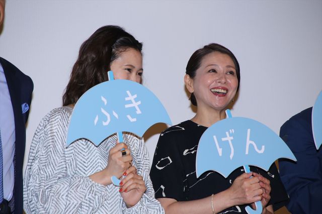 小泉今日子＆二階堂ふみにこにこ！『ふきげんな過去』初日フォトギャラリー：フォトギャラリー