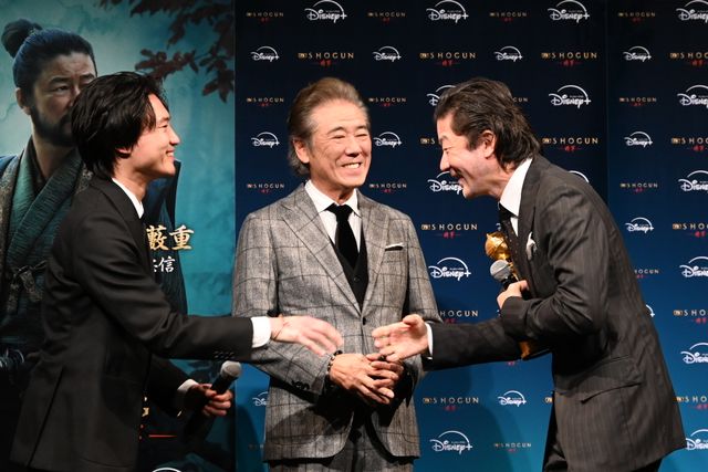 「SHOGUN 将軍」西岡徳馬＆金井浩人、浅野忠信の快挙を祝福！GG賞受賞記念会見（16枚目）